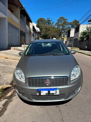 FIAT LINEA 1.8 LX 16V FLEX 4P AUTOMATIZADO FIAT LINEA 1.8 LX 16V FLEX 4P AUTOMATIZADO
